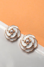 Load image into Gallery viewer, GOLD FLOWER PEARL STUD EARRINGS | 80E6871: GOLD