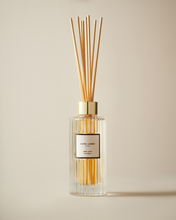 Load image into Gallery viewer, New York - Luxury Fall Reed Diffuser - Home Decor & Gifts