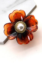 Load image into Gallery viewer, PEARL FLOWER HAIR CLAW CLIPS | 40H496: IVORY
