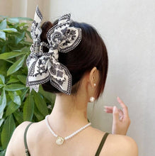 Load image into Gallery viewer, PAISLEY BOHO VINTAGE HAIR CLAW CLIPS | 40H913: Black
